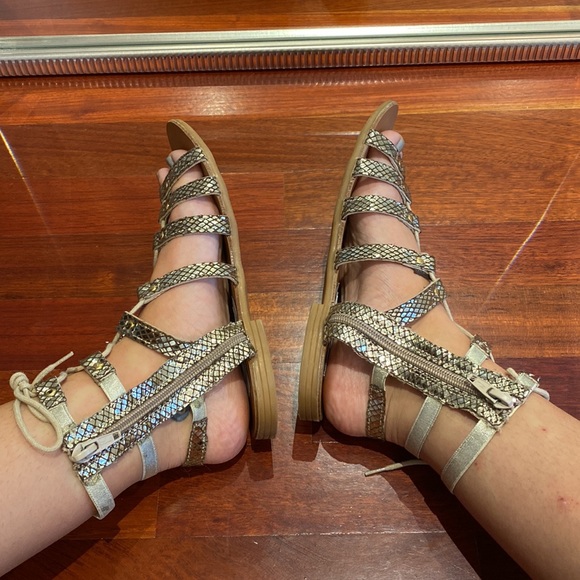 Steve Madden sandals made in Tunisia - Picture 4 of 6